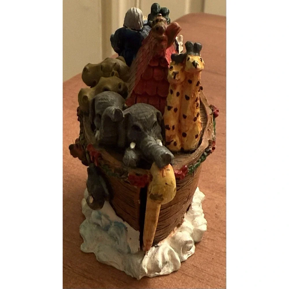 Homco Noah's Ark Figurine with Opening‎ Into Boat for Animals